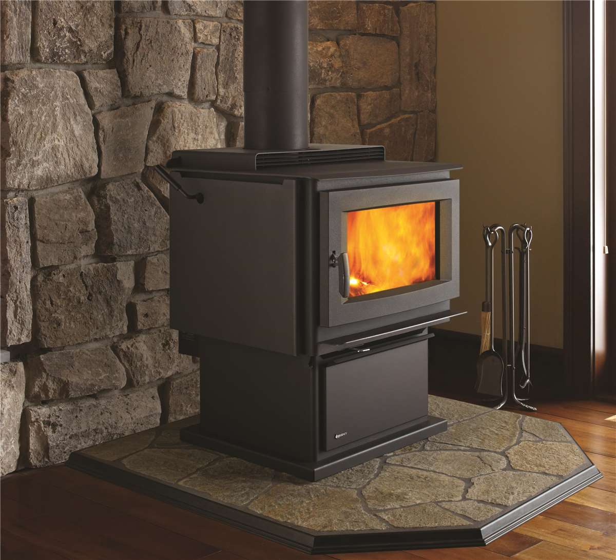 Pro-Series F5200B Extra-Large Wood Stove Full Size Image #1